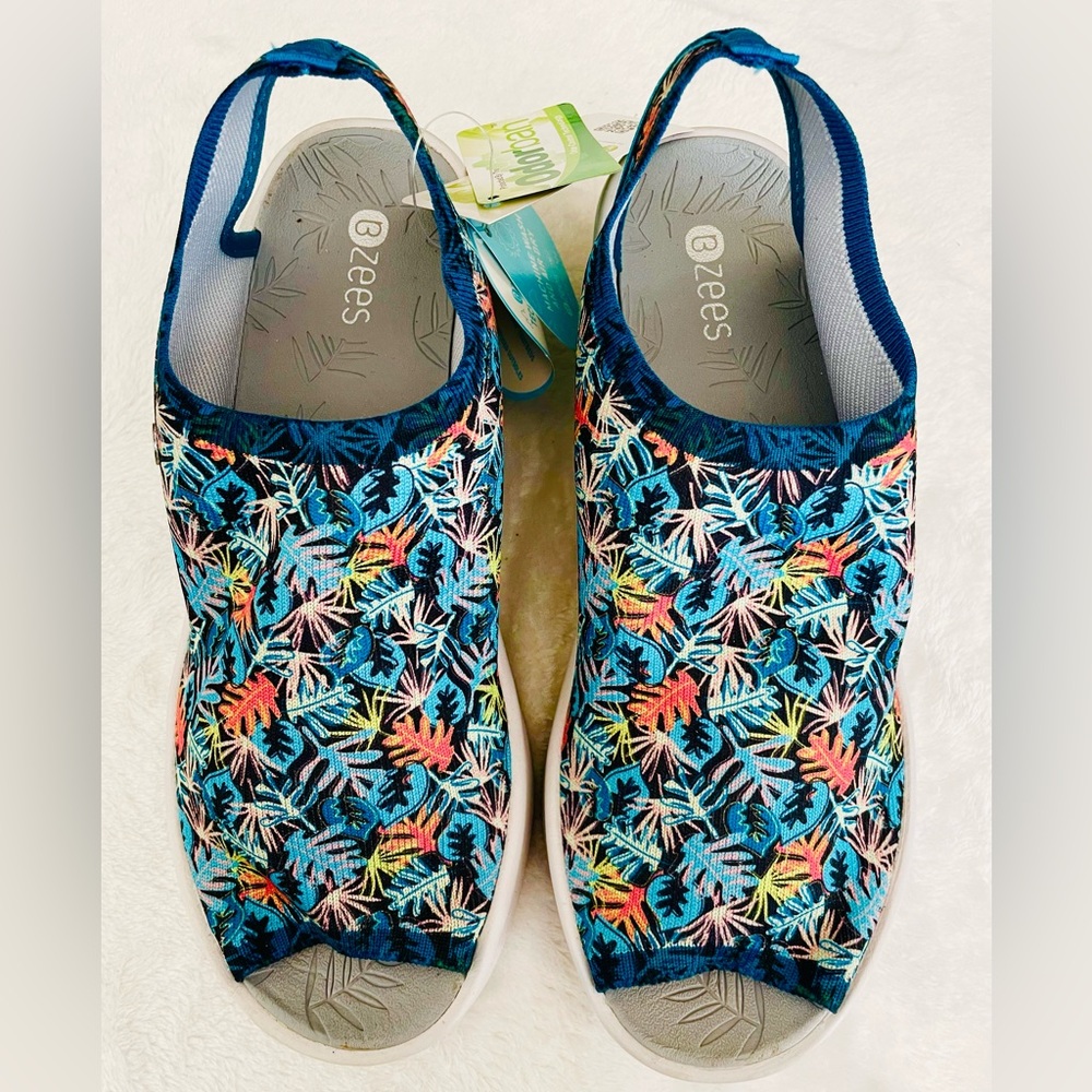 NWT BZEES Slingback Tropical Arch Support Sandals Sz 8.5 Comfort Lightweight
